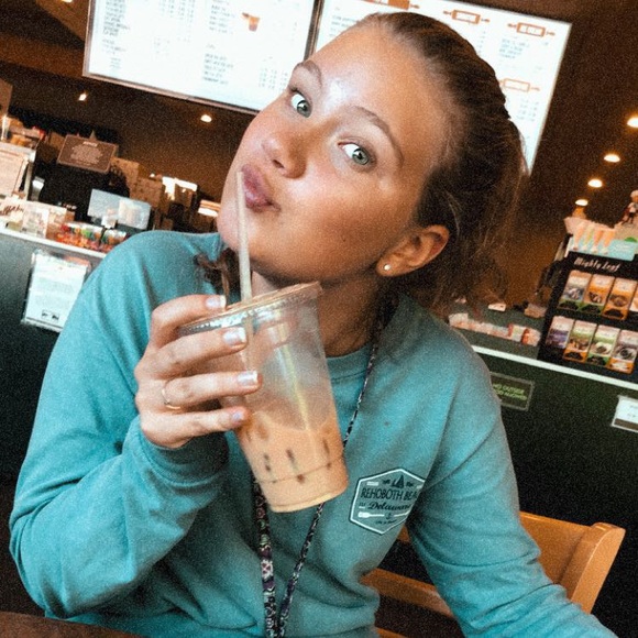 Meet your Posher, Miryam - Picture 1 of 1